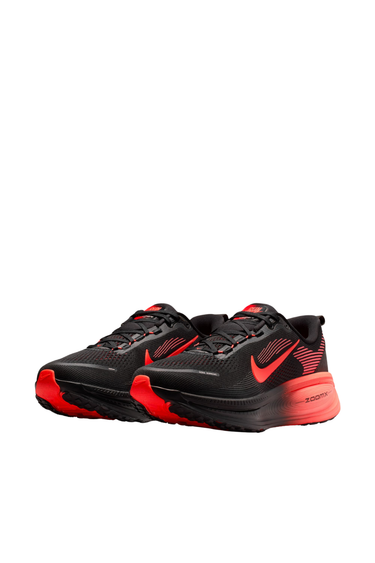 Nike Vomero 18 - Black/Bright Crimson/Anthracite