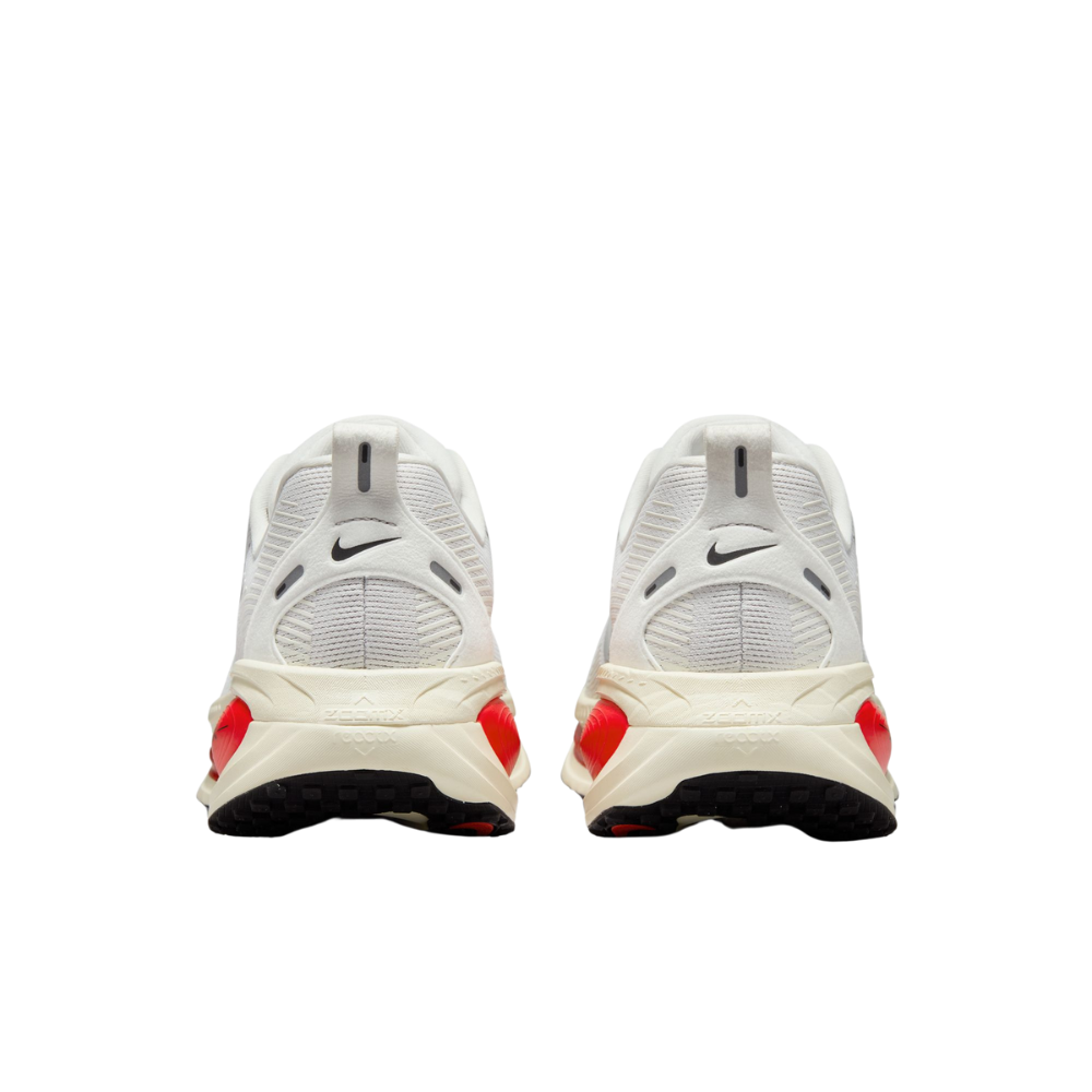Nike Vomero 18 - Platinum Tint/Siren Red/Light Smoke Grey/Metallic Pewter