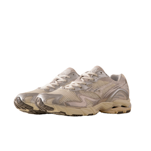 Mizuno Waverider 10 In Snow White/Shifting Sand And Nimbus Cloud